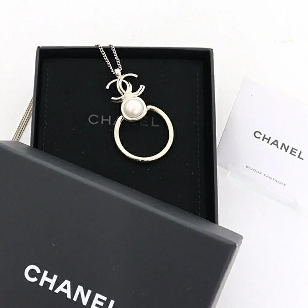 CHANEL Gold Necklace - Picture 2 of 3